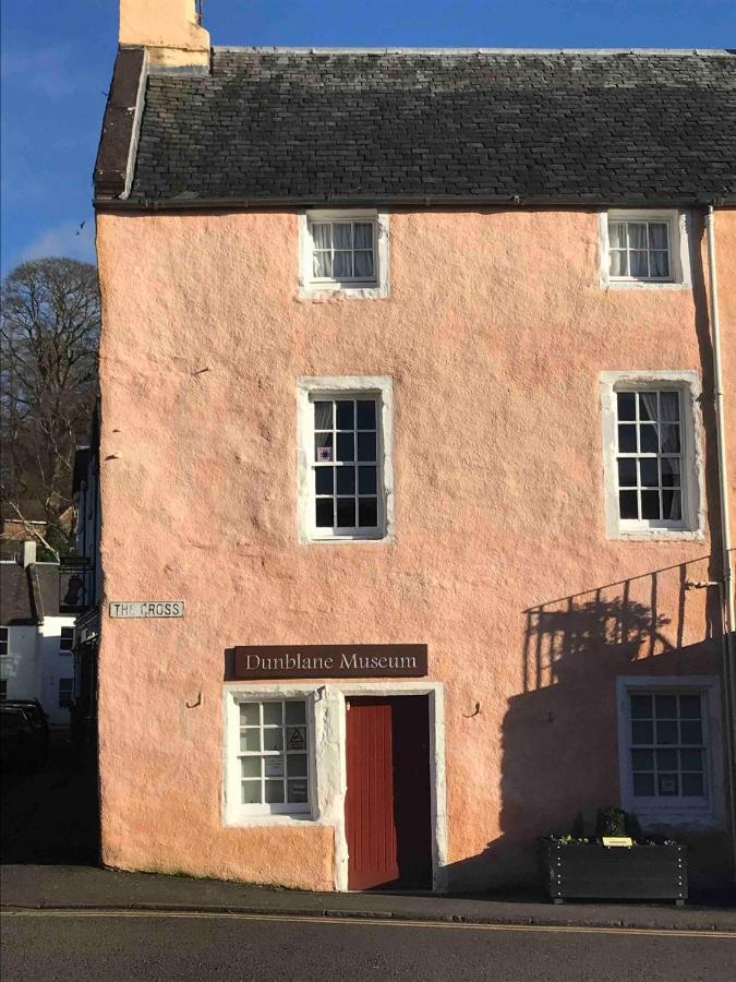 Fantastic 2 Bed Flat In Dunblane High Street Apartment Exterior photo